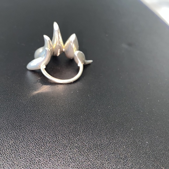 Tiffany &Co. Frank Gehry Silver Fish Ring - Picture 7 of 8